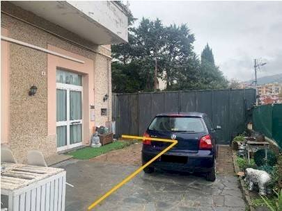 Facciata - Bilocale all'asta via Stefano Castagnola, Genova (zona Quarto) - foto 3