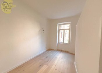 Camera da letto - Trilocale via San Vito, 4, Trieste - foto 11