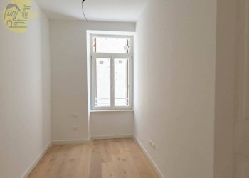 Camera da letto - Trilocale via San Vito, 4, Trieste - foto 16