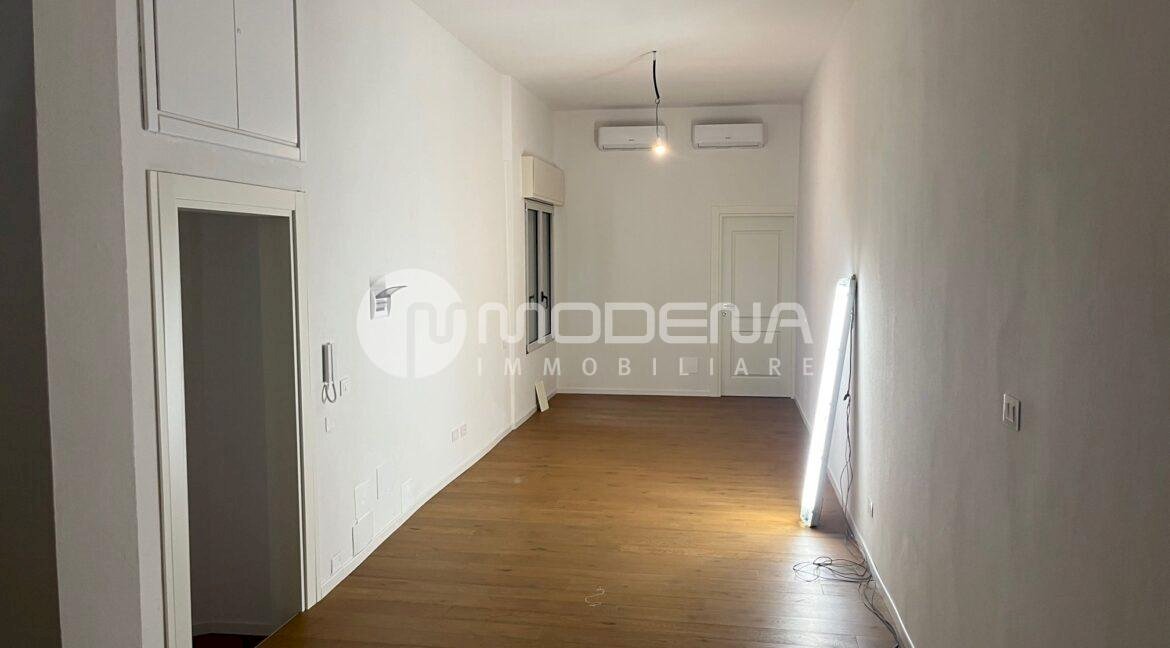 One-room apartment Modena (neighborhood Circoscrizione 1) - photo 2