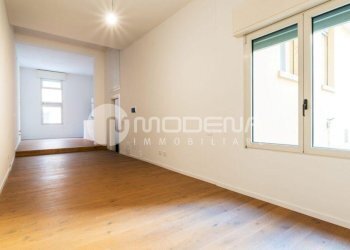 One-room apartment Modena (neighborhood Circoscrizione 1) - photo 1
