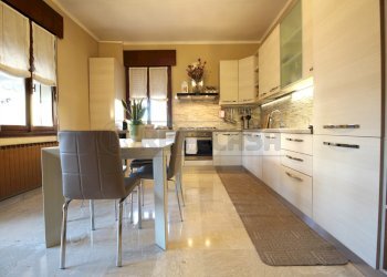 CUCINA - Appartamento Viale Pietro Ceccato 50, Montecchio Maggiore - foto 2