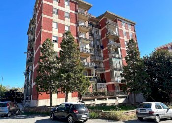 438b080e-d1e2-480a-b207-9087c7630cfb.jpg - Quadrilocale Viale Lucrezia della Valle, Catanzaro - foto 2