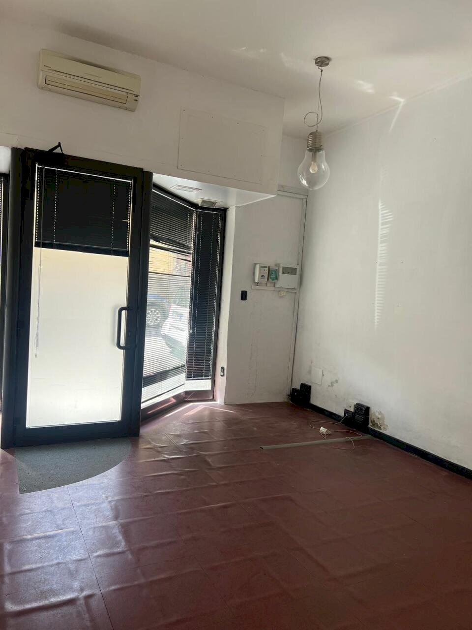 WhatsApp Image 2025-05-30 at 15.36.13(9).jpeg - Locale Commerciale Via delle Panche, Firenze (zona Rifredi) - foto 1