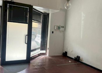 WhatsApp Image 2025-05-30 at 15.36.13(9).jpeg - Locale Commerciale Via delle Panche, Firenze (zona Rifredi) - foto 1