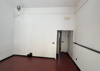 WhatsApp Image 2025-05-30 at 15.36.13.jpeg - Locale Commerciale Via delle Panche, Firenze (zona Rifredi) - foto 4