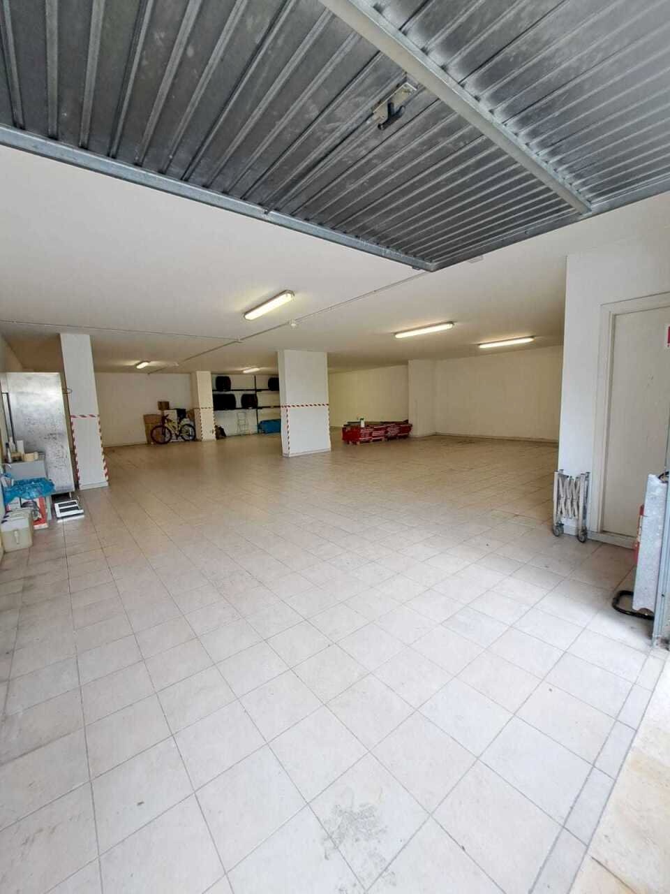 64e78149-0dbb-44e2-a1cd-6688679c10c9.jpg - Commercial Premises Lanciano - photo 2