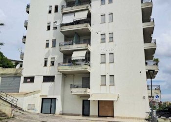 e2f7f1f0-1eaa-46b8-9a47-7f98cbcb9631.jpg - Locale Commerciale Lanciano - foto 1