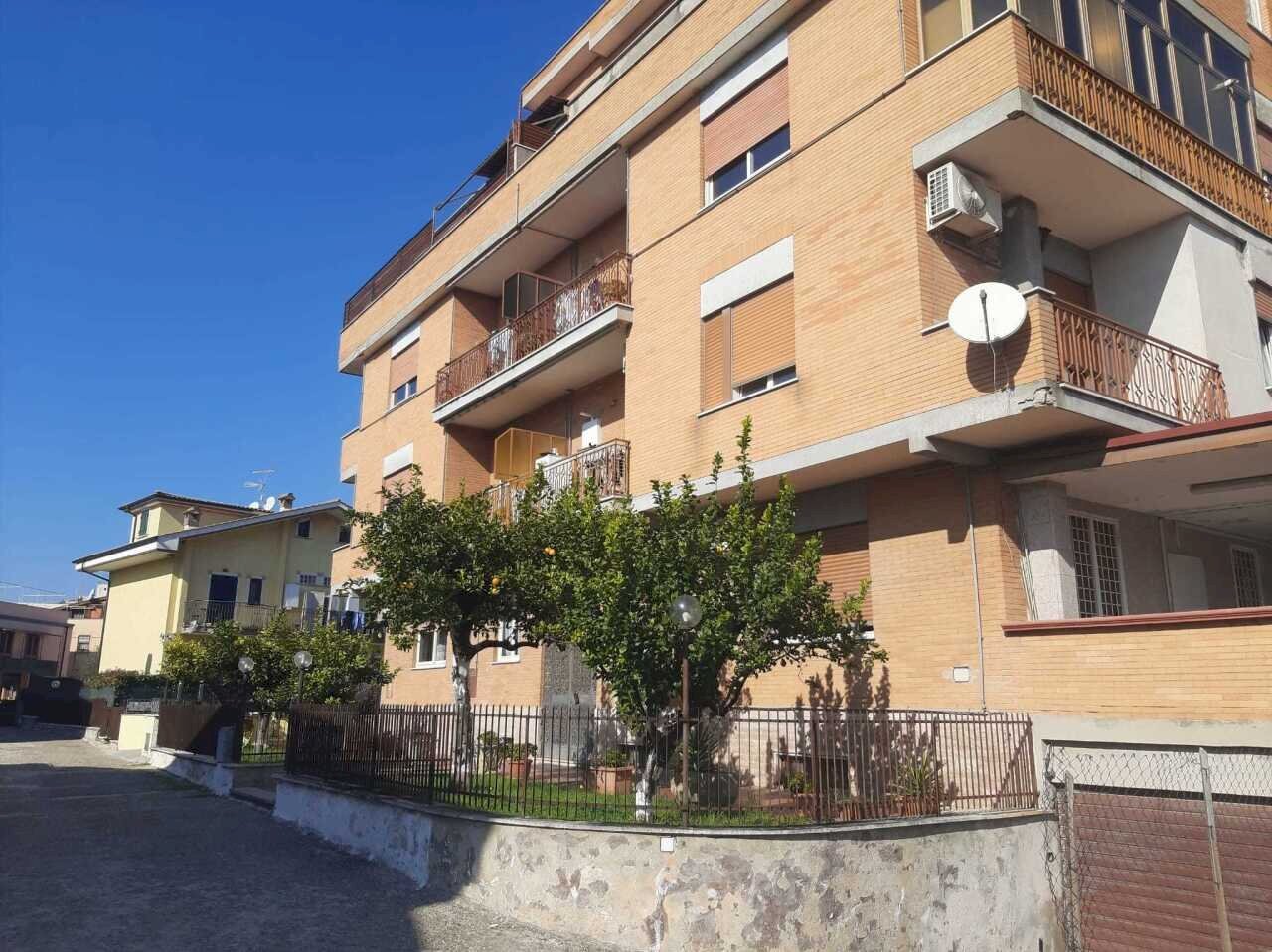 13.jpg - Three-room apartment Via Giuseppe Garibaldi, Guidonia Montecelio - photo 1