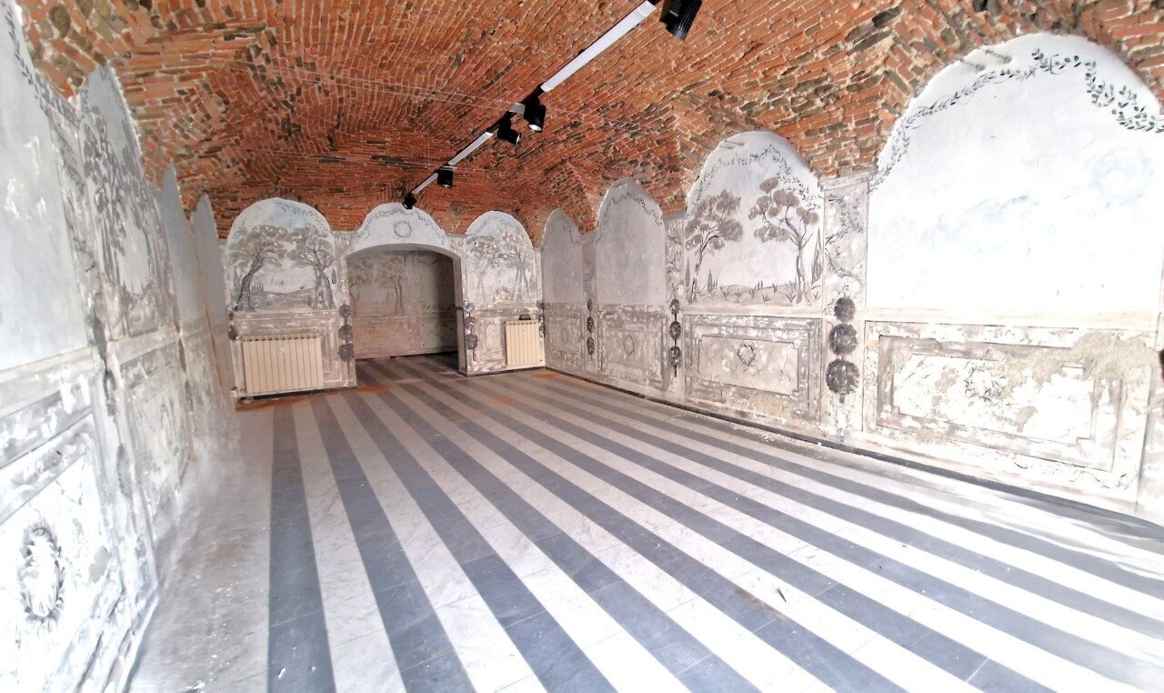 1.jpg - Commercial Premises Piazza Giacomo Matteotti 61, Sarzana - photo 1