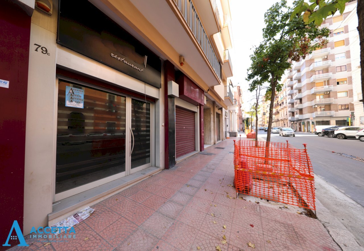 facciata - Commercial Premises Corso Umberto I 79, Taranto - photo 2
