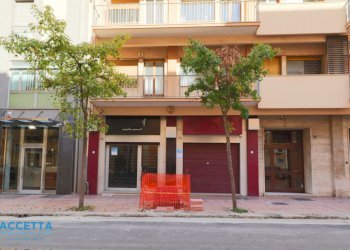 facciata - Commercial Premises Corso Umberto I 79, Taranto - photo 4