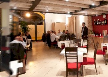 Sala Da pranzo e Vetrata.png - Restaurant Via Emilia Est 157, Castelfranco Emilia - photo 3