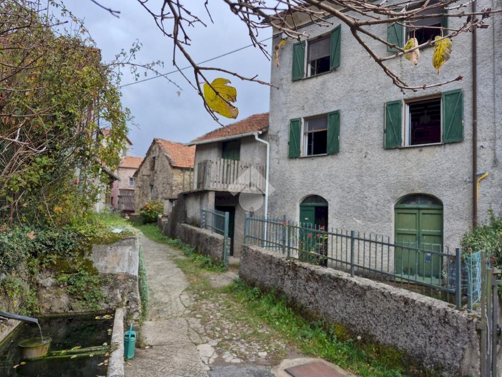 Casa semi indipendente Località montemoro, Montoggio - foto 1