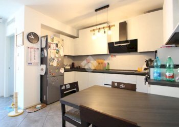 Three-room apartment Via Roma, Garbagnate Milanese - photo 11