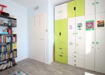 Three-room apartment Via Roma, Garbagnate Milanese - photo 36