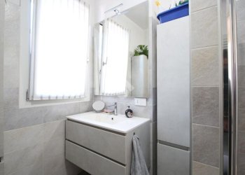 Three-room apartment Via Roma, Garbagnate Milanese - photo 39