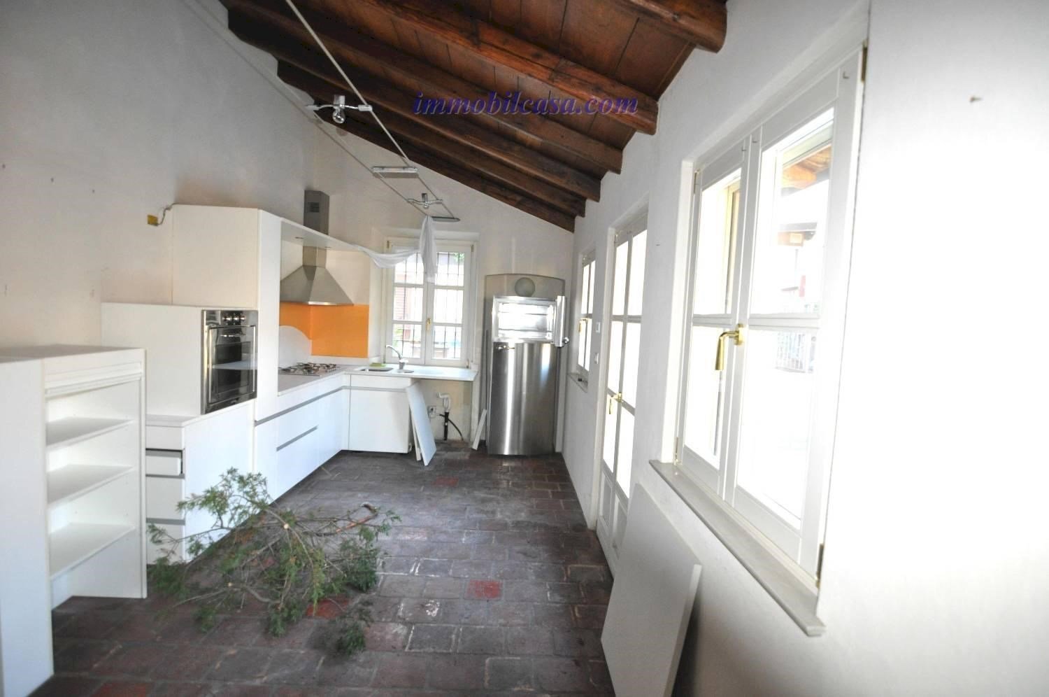 Three-room apartment Cuneo Saluzzo, Cuneo (neighborhood Centro Storico) - photo 3