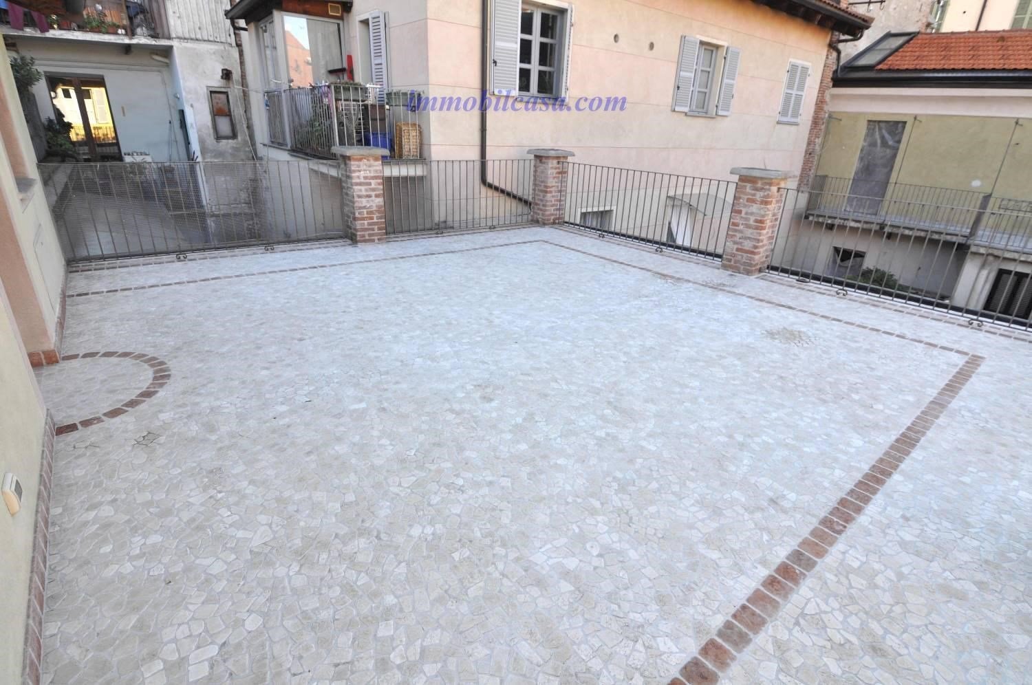 Three-room apartment Cuneo Saluzzo, Cuneo (neighborhood Centro Storico) - photo 1