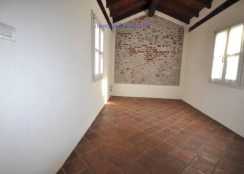 Three-room apartment Cuneo Saluzzo, Cuneo (neighborhood Centro Storico) - photo 9