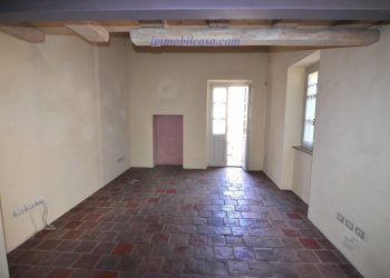 Three-room apartment Cuneo Saluzzo, Cuneo (neighborhood Centro Storico) - photo 6