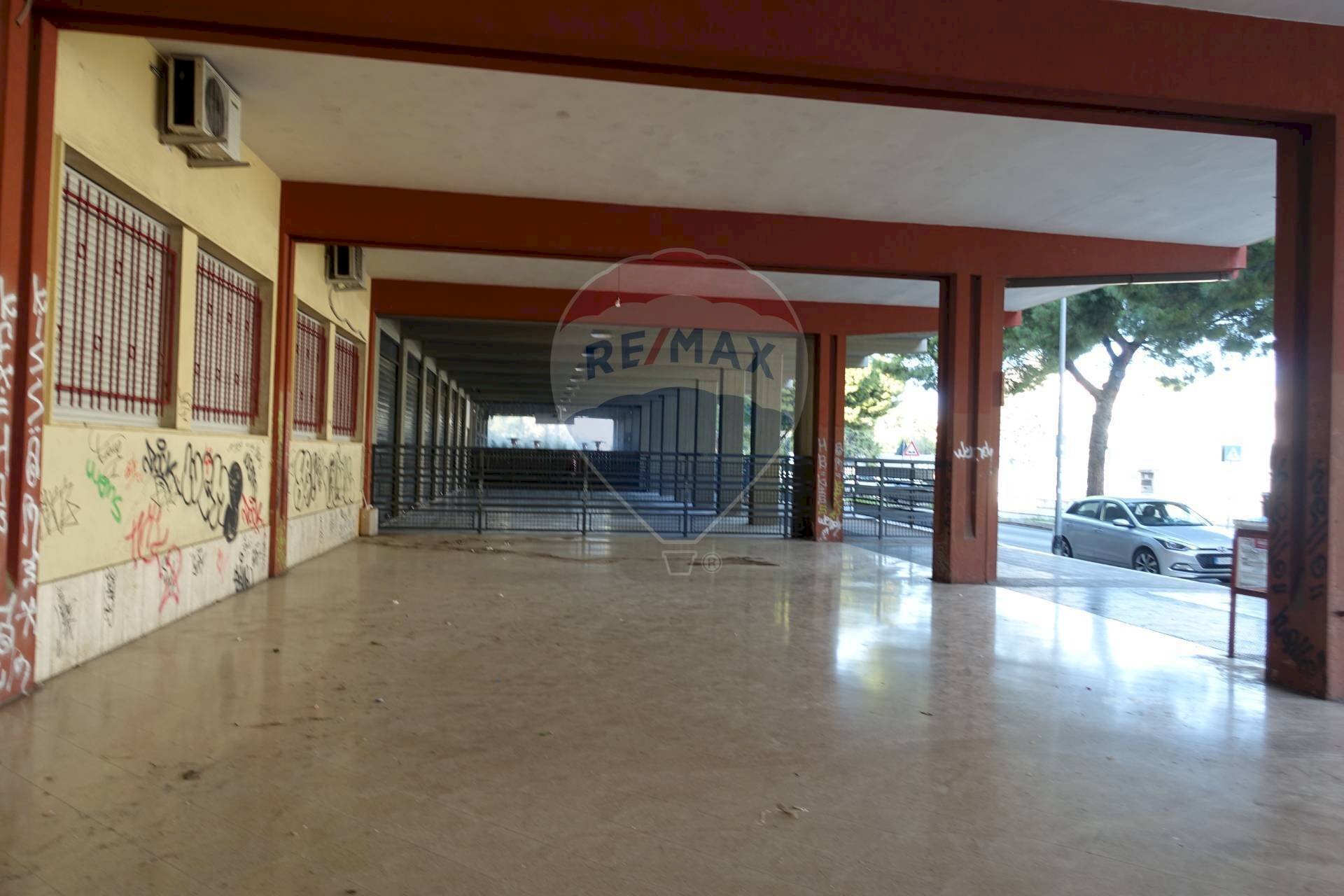 Edificio all\'aperto - Office Via Aurelio Carrante
 
5, Bari - photo 1