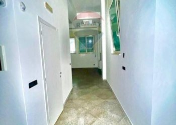 Hall / corridoio - Office Via Aurelio Carrante
 
5, Bari - photo 4