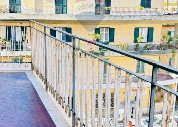 Balcone - Four-room apartment Viale Principe Umberto
 
67 BIS, Messina - photo 11