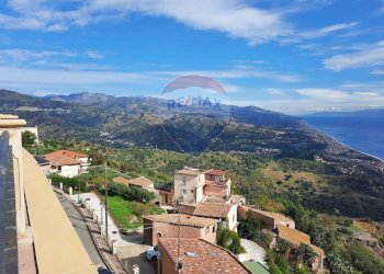 Vista delle montagne - Casa indipendente Vicolo Quartarello
 
8, Forza d'Agrò - foto 16