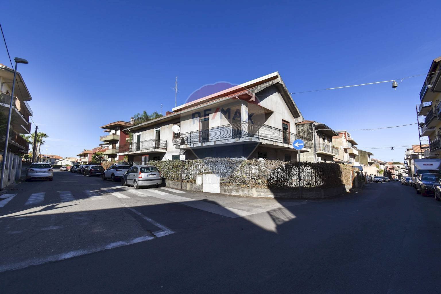 Edificio all\'aperto - Casa semi indipendente Via Lavina
 
92, Aci Sant'Antonio - foto 1