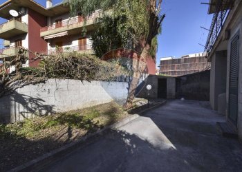 Edificio all\'aperto - Casa semi indipendente Via Lavina
 
92, Aci Sant'Antonio - foto 7