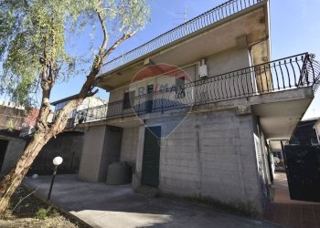 Edificio all\'aperto - Casa semi indipendente Via Lavina
 
92, Aci Sant'Antonio - foto 8