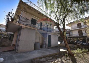 Edificio all\'aperto - Casa semi indipendente Via Lavina
 
92, Aci Sant'Antonio - foto 10