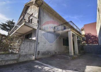 Casa all\'aperto - Casa semi indipendente Via Lavina
 
92, Aci Sant'Antonio - foto 34