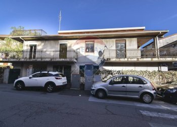 Edificio all\'aperto - Casa semi indipendente Via Lavina
 
92, Aci Sant'Antonio - foto 77