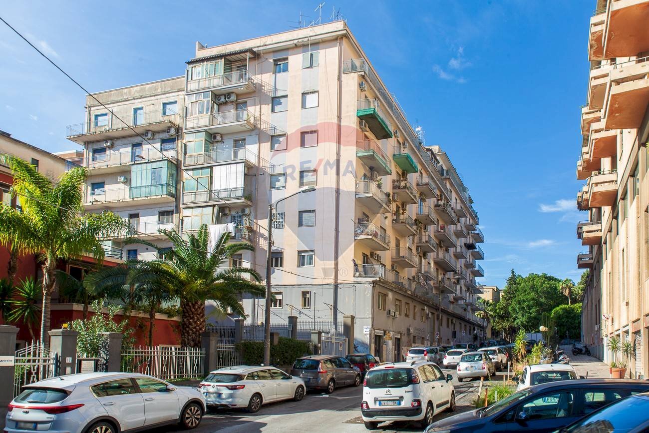 Edificio all\'aperto - Bilocale VIA ETNEA, Catania - foto 1