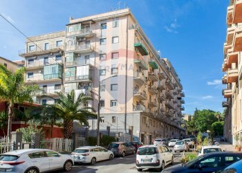 Edificio all\'aperto - Bilocale VIA ETNEA, Catania - foto 1