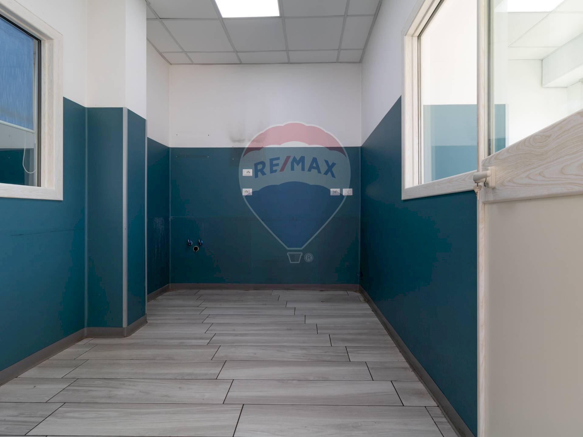 Stanza vuota - Commercial Premises Via Di Vermicino
 
95, Roma - photo 2