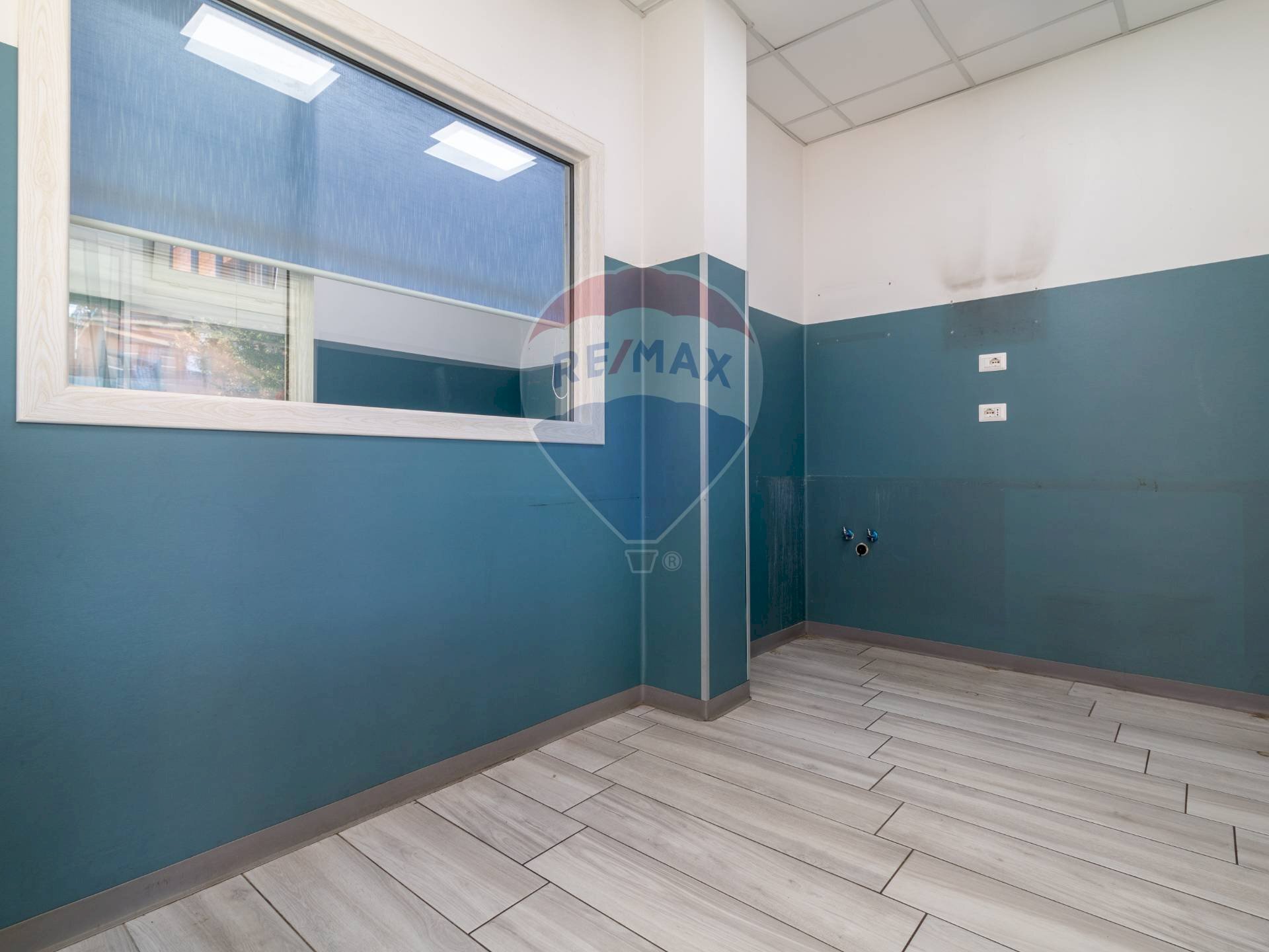 Stanza vuota - Commercial Premises Via Di Vermicino
 
95, Roma - photo 3