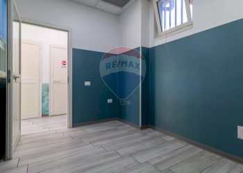 Stanza vuota - Commercial Premises Via Di Vermicino
 
95, Roma - photo 6