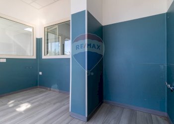 Stanza vuota - Commercial Premises Via Di Vermicino
 
95, Roma - photo 9