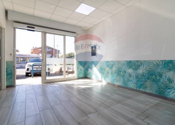 Stanza vuota - Commercial Premises Via Di Vermicino
 
95, Roma - photo 14