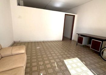 Stanza non arredata - Negozio via Santo Janni, Formia - foto 3