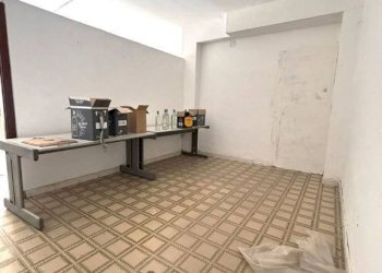 Stanza non arredata - Negozio via Santo Janni, Formia - foto 8