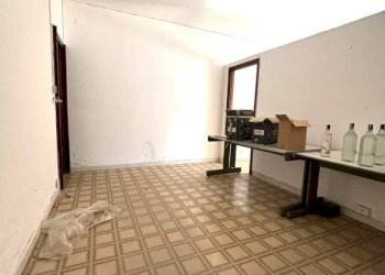 Stanza non arredata - Negozio via Santo Janni, Formia - foto 9