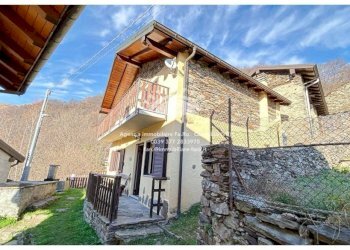 Facciata - Rustico via Vittorio Veneto, 42, Aurano - foto 1