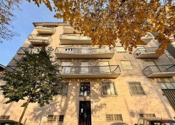 Facciata - Trilocale viale Eloisia Barbaroux, 25, Carmagnola - foto 1