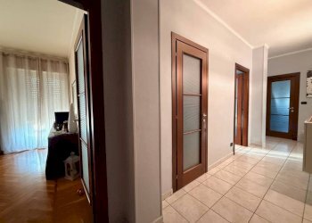 Corridoio - Trilocale viale Eloisia Barbaroux, 25, Carmagnola - foto 6