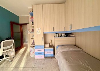 Camera da letto - Trilocale viale Eloisia Barbaroux, 25, Carmagnola - foto 20