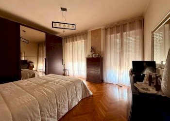 Camera da letto - Trilocale viale Eloisia Barbaroux, 25, Carmagnola - foto 27